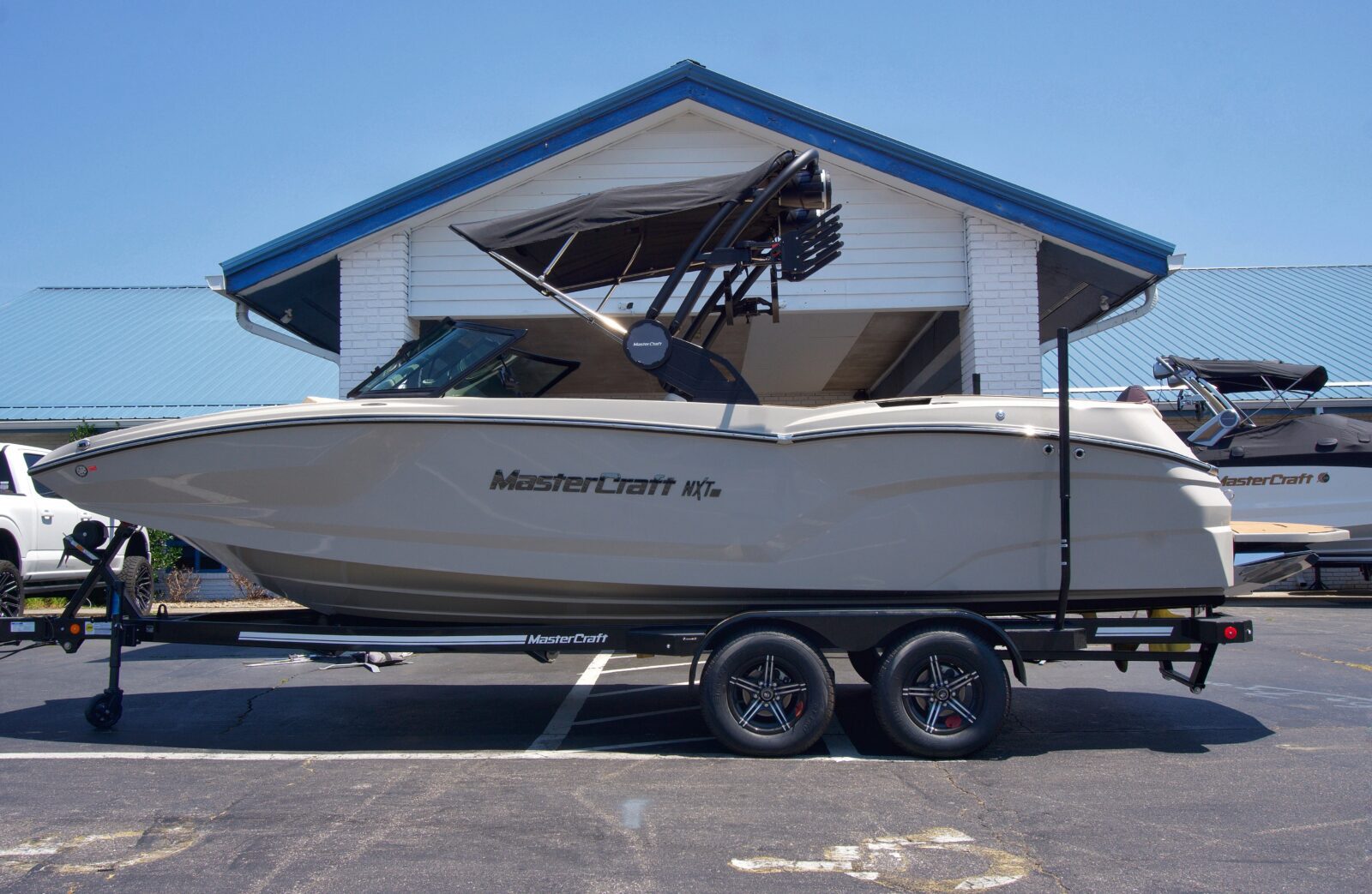 2025 MasterCraft NXT22 [1] 1M25070